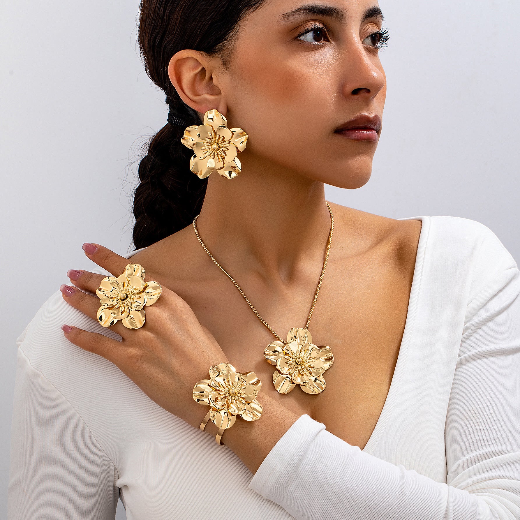 Conjunto de joyería floral retro – look vintage romántico y femenino con flores
