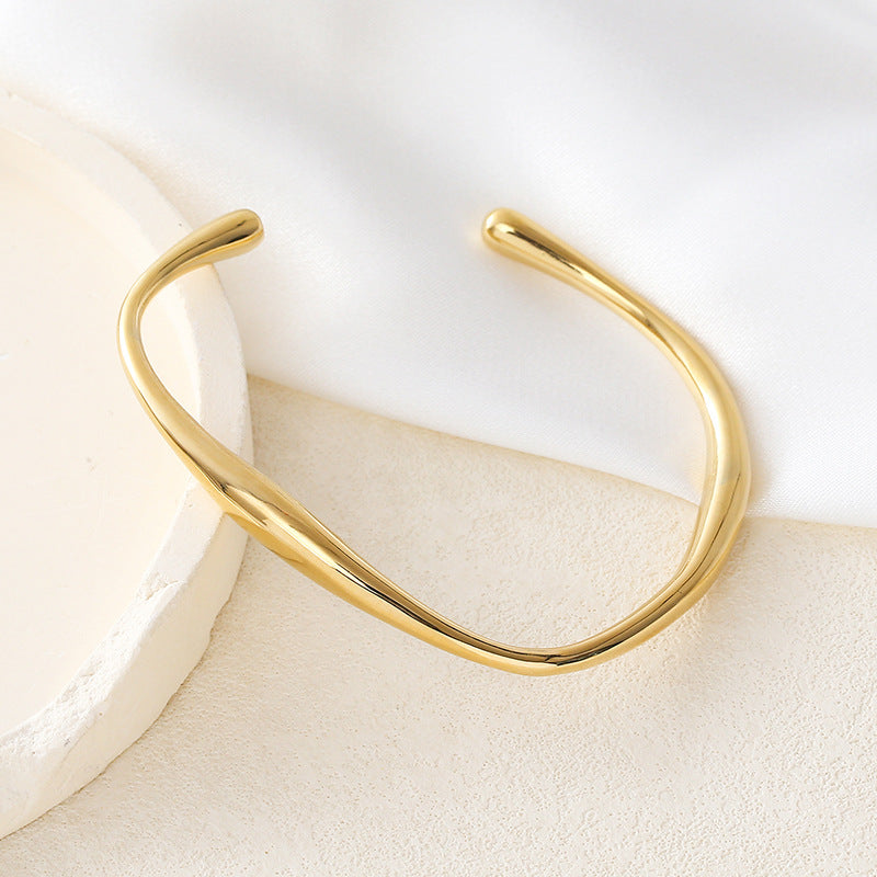 Pulsera de Acero Inoxidable con Diseño de Olas