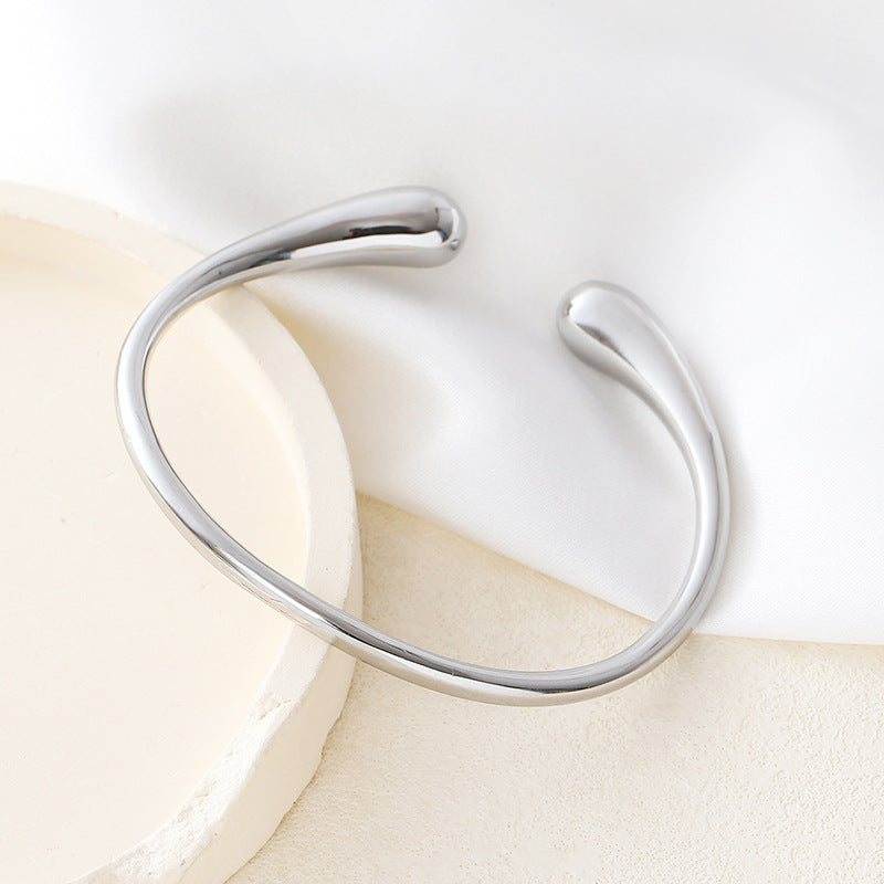 Pulsera de Acero Inoxidable con Diseño de Olas