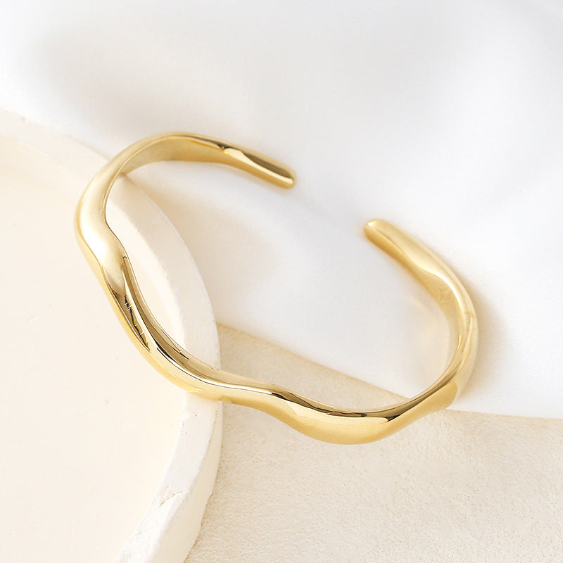 Pulsera de Acero Inoxidable con Diseño de Olas