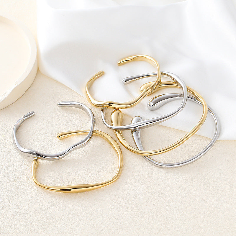 Pulsera de acero inoxidable con diseño de olas – estilo marino duradero y resistente al agua