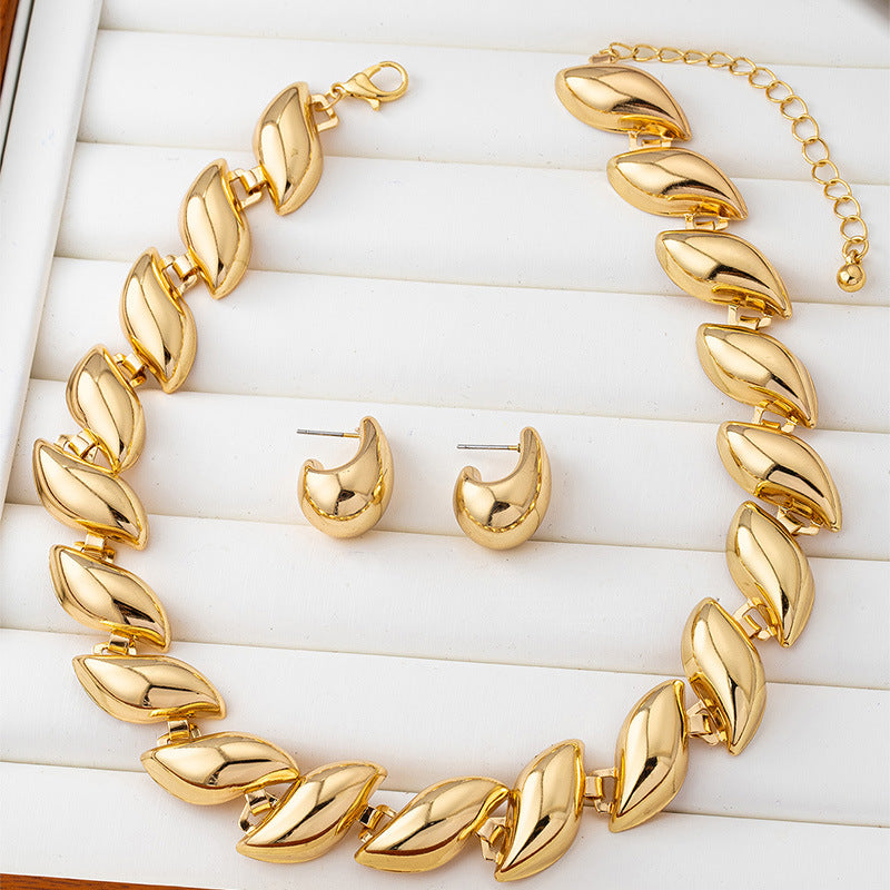 Set Collar Hoja y Pendientes Gota